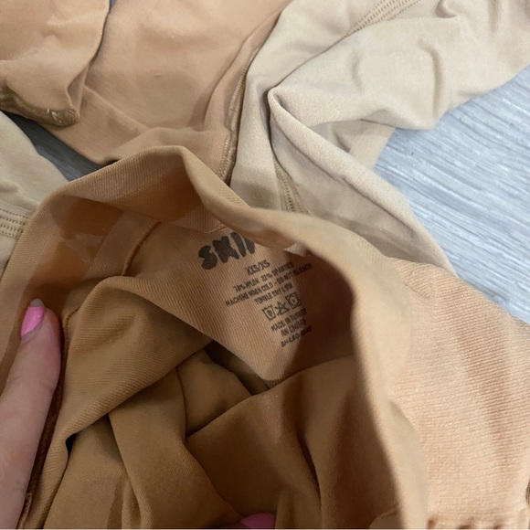 skims pantyhose bundle of 6 - Picture 3 of 3
